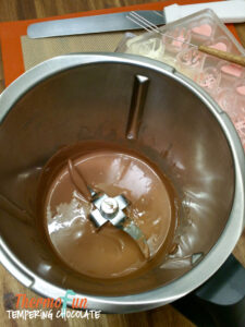 Tempering milk chocolate in the thermomix bowl